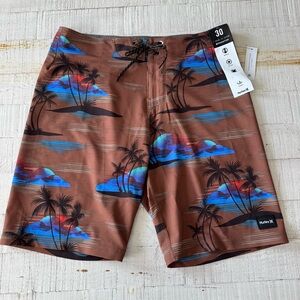 Hurley Phantom Eco Weekender Boardshorts‎ NWT size 30 in Bronzed Tropical Palm